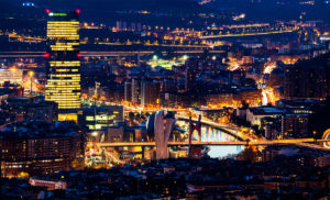 Bilbao hora azul | fotografía de www.fotografía nocturna.net, extraida de flickr